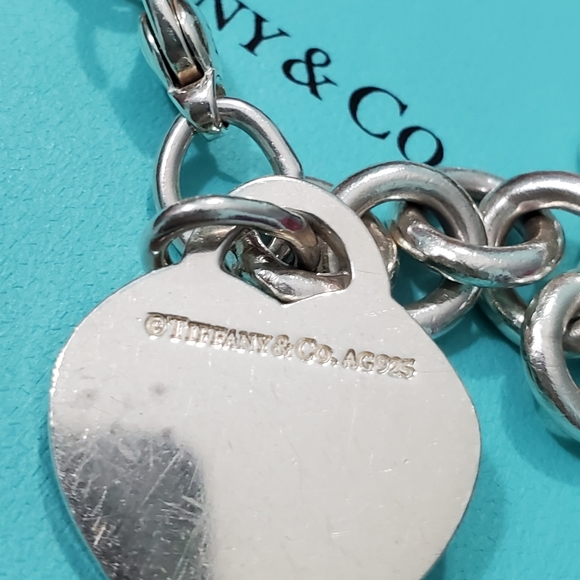 Return to Tiffany&Co Heart toggle bracelet - Picture 9 of 13